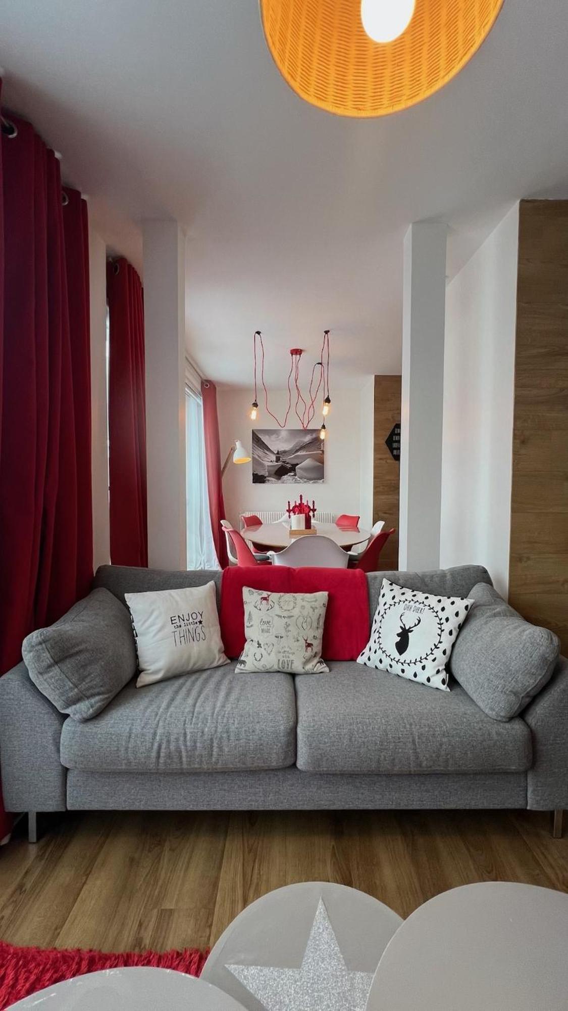 Rouge Canneberge -8 Personnes- 84M2 Vue Degagee Setaz Валоар Екстериор снимка